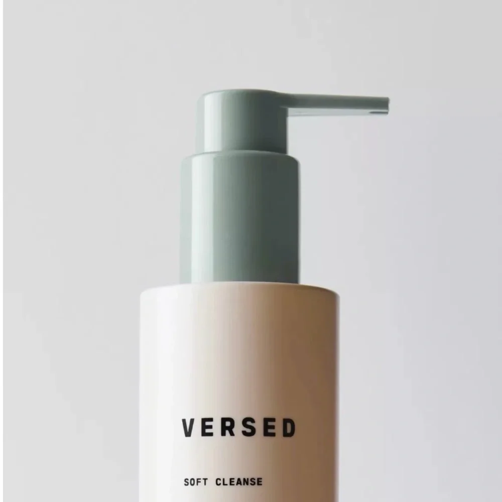 Versed Hydrating Cream Cleanser - White - Picture 2 of 5